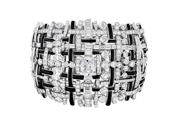 دستبند الماس از کلکسیون جواهرات شنل به نام (Tweed de chanel)